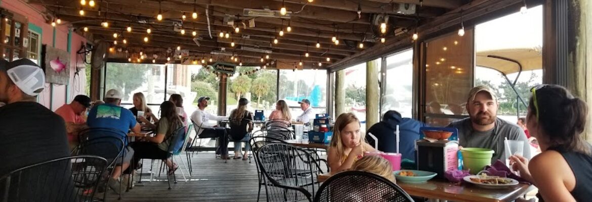 Bayou Joe’s Marina & Grill